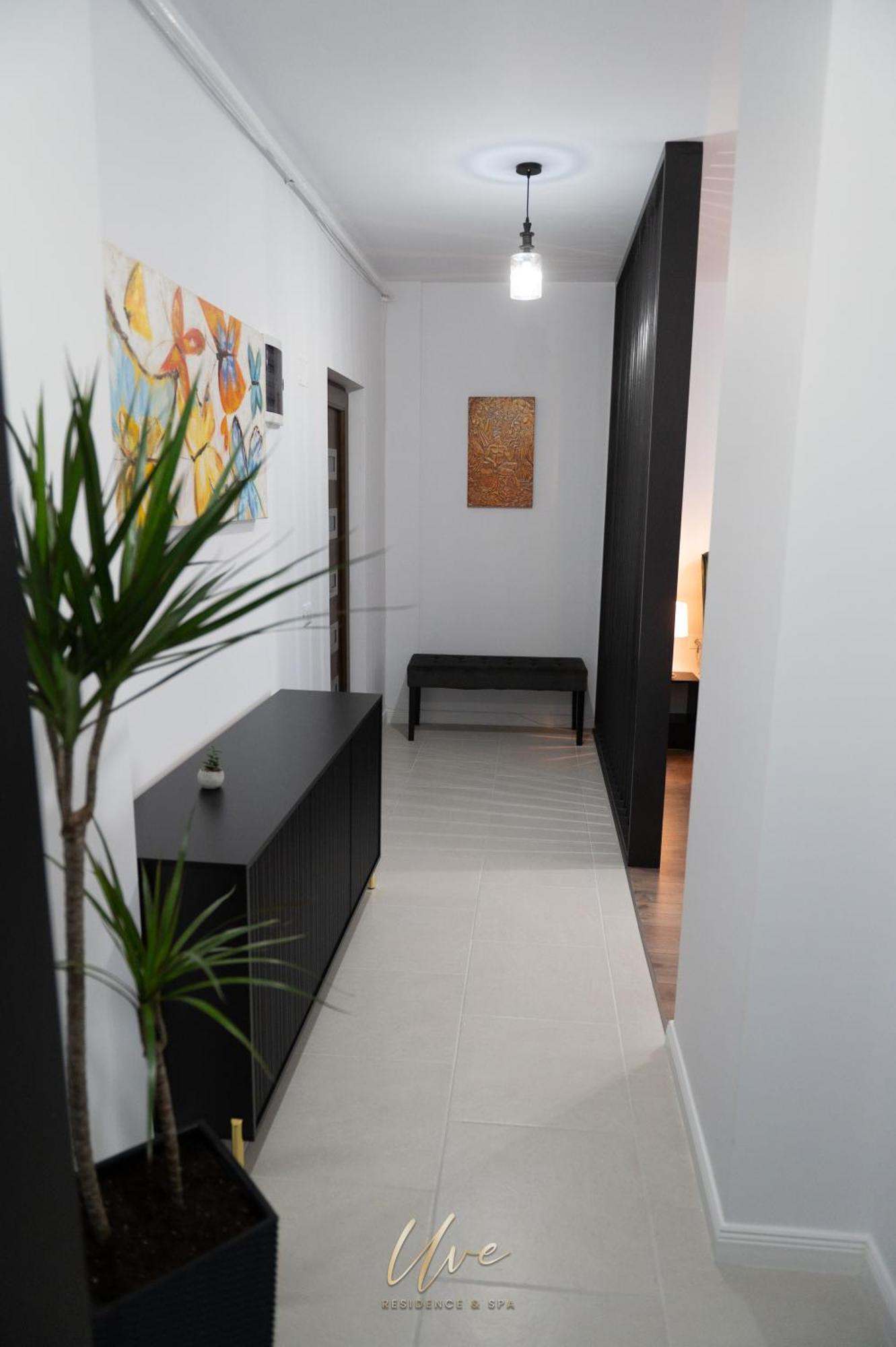 Uve Residence & Spa Piatra Neamţ Екстериор снимка