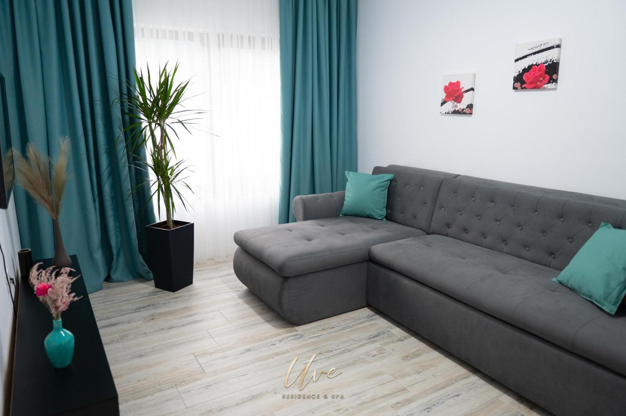Uve Residence & Spa Piatra Neamţ Екстериор снимка