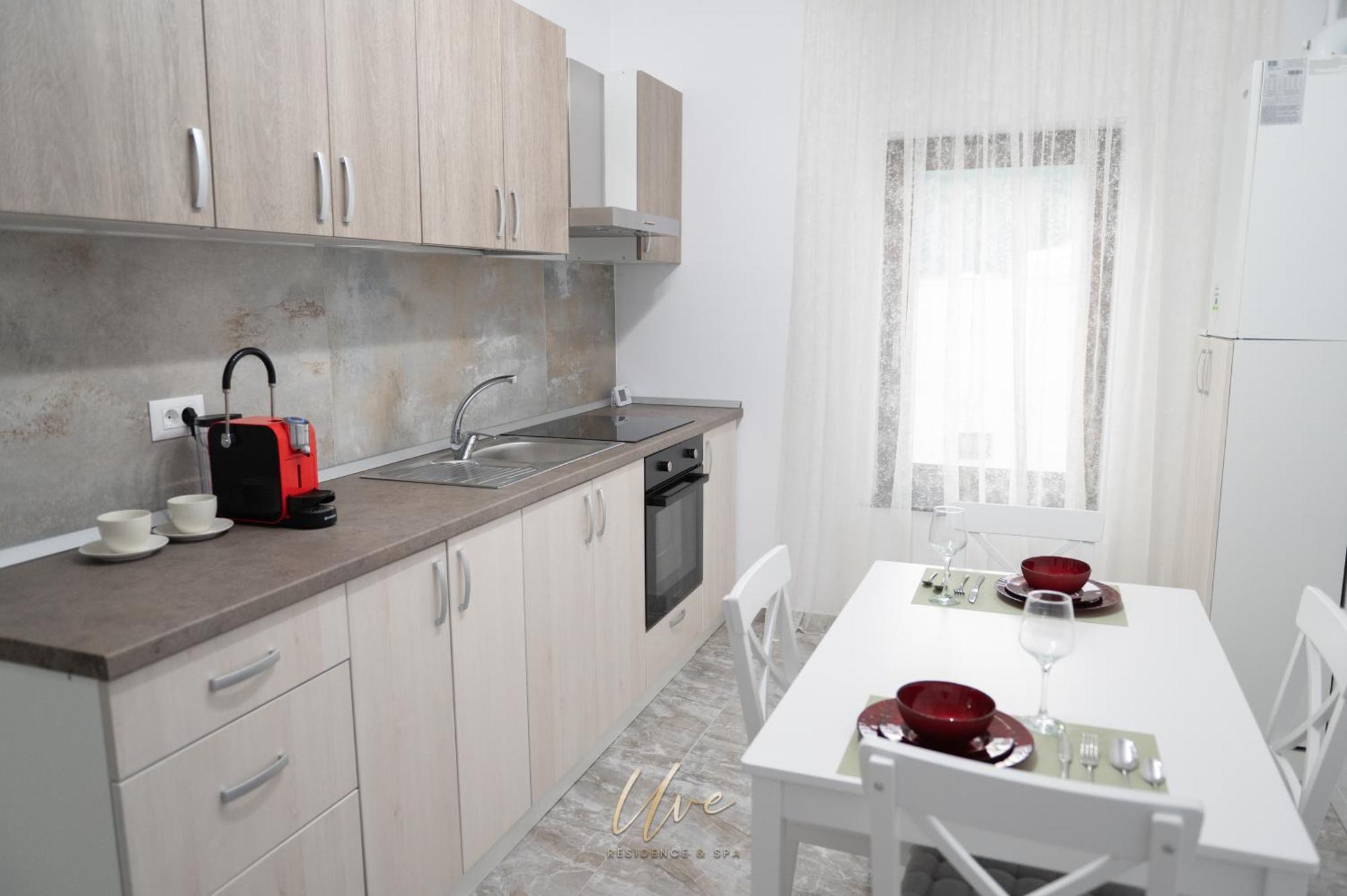 Uve Residence & Spa Piatra Neamţ Екстериор снимка