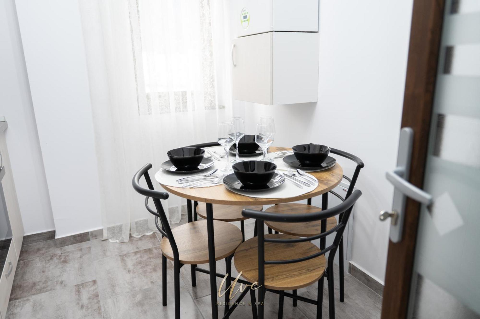 Uve Residence & Spa Piatra Neamţ Екстериор снимка