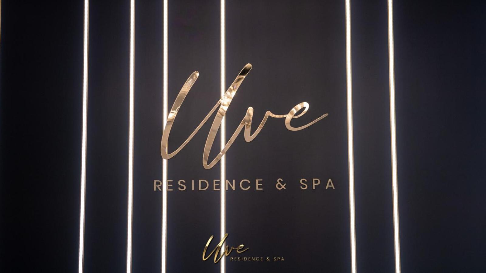 Uve Residence & Spa Piatra Neamţ Екстериор снимка