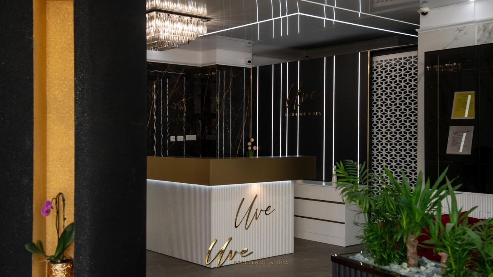 Uve Residence & Spa Piatra Neamţ Екстериор снимка
