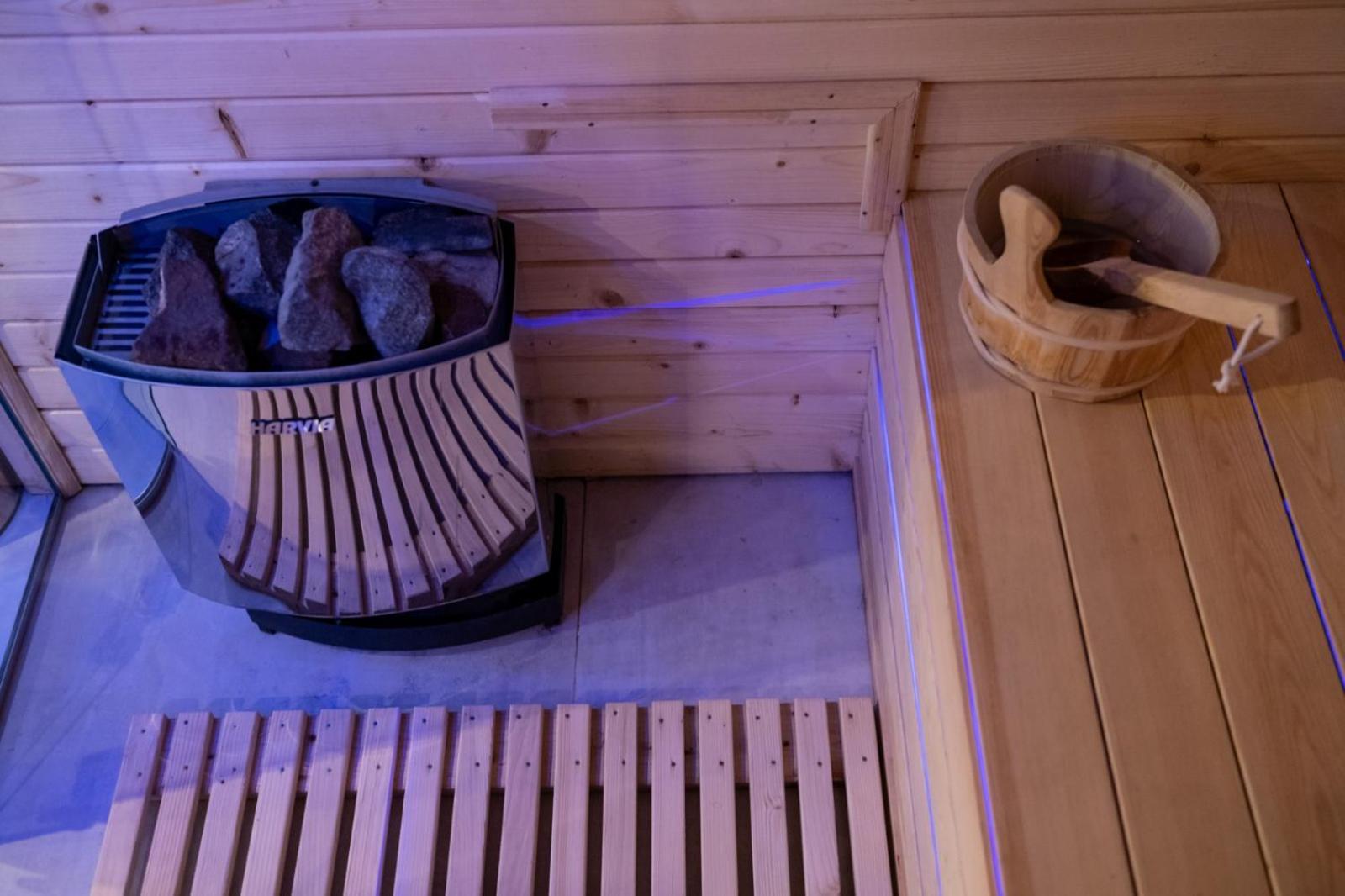 Uve Residence & Spa Piatra Neamţ Екстериор снимка